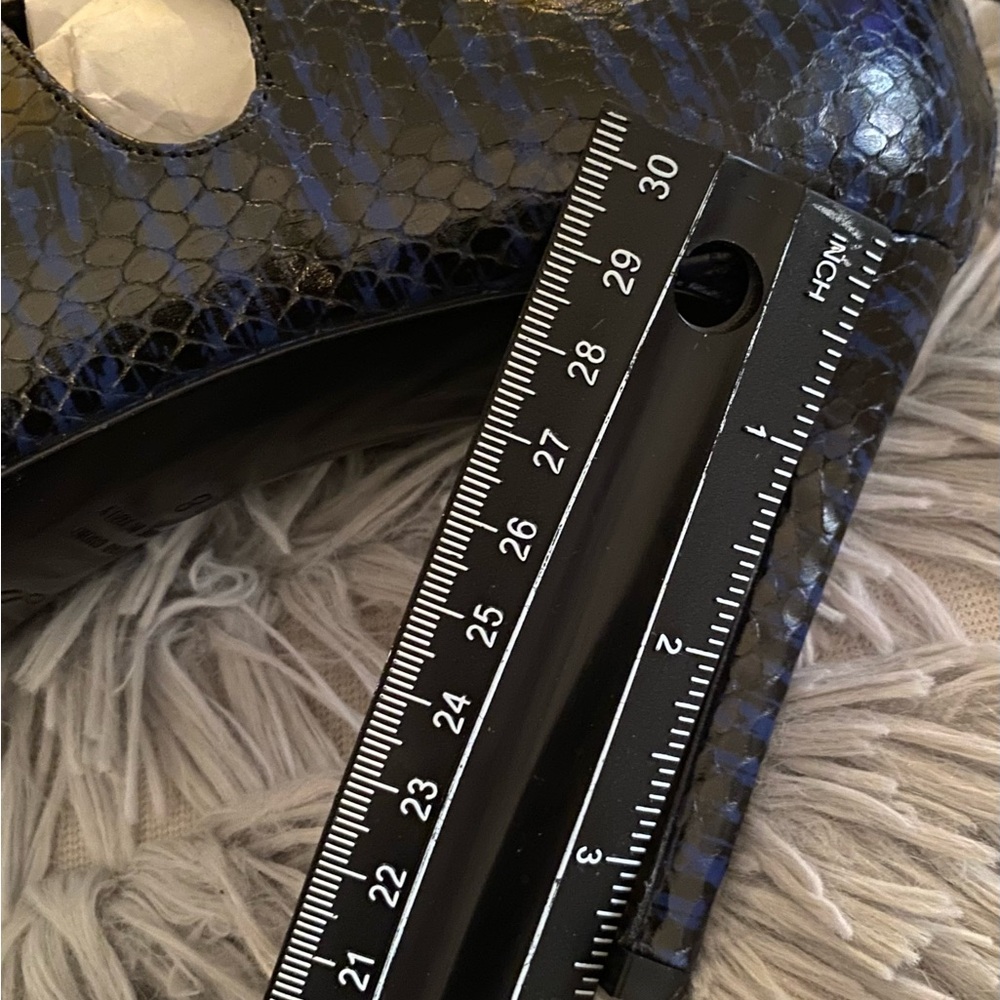 Designer’s Shoes - Picture 5 of 5